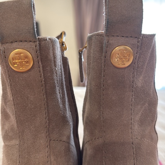 Suede boots - Picture 3 of 7